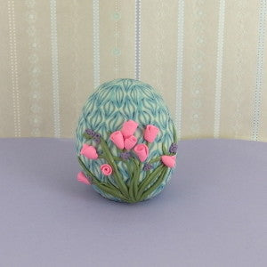 Premo! Clane and Flower Embellished Egg (Britta Lautenschlager)