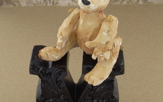 Ultralight Carved Bear (Christi Friesen)